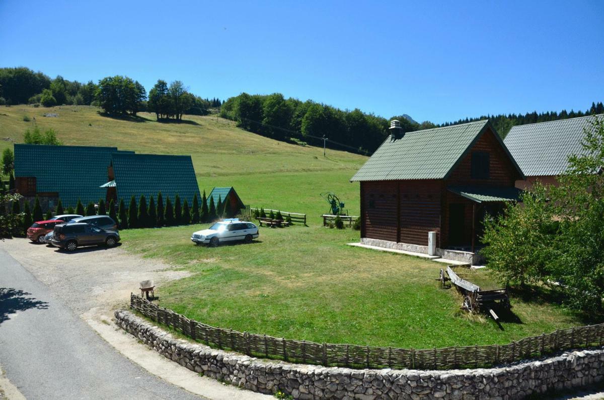 Family Apartments Žabljak Екстериор снимка